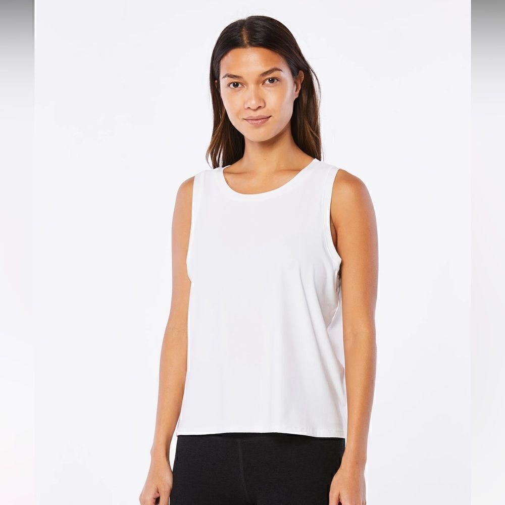 Featherweight Balanced Muscle Tank - Picture 4 of 8